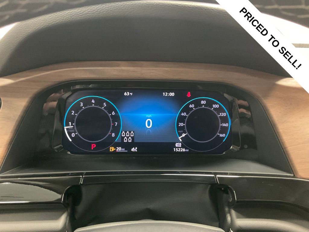 Used 2025 Volkswagen Atlas SE w/Tech with VIN 1V2WR2CA1SC526265 for sale in Moorhead, Minnesota