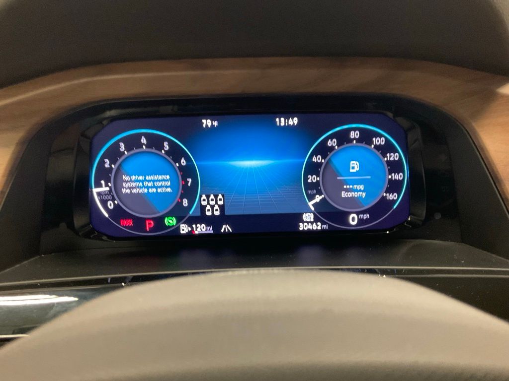 Used 2025 Volkswagen Atlas SE w/Tech with VIN 1V2HR2CA9SC536910 for sale in Moorhead, Minnesota