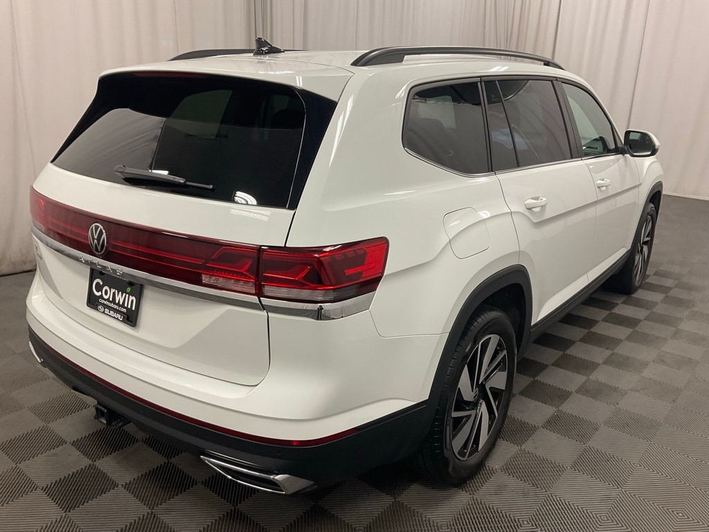 Used 2025 Volkswagen Atlas SE w/Tech with VIN 1V2WR2CA1SC526265 for sale in Moorhead, Minnesota