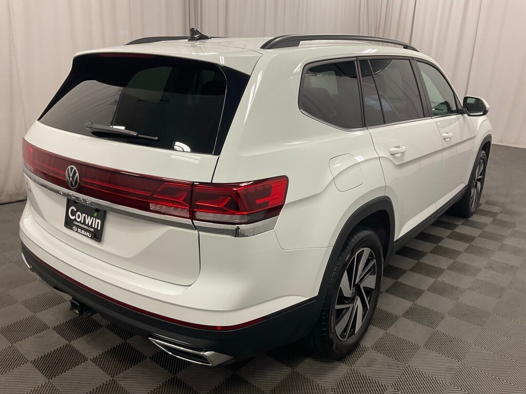 2025 Volkswagen Atlas SE Technology photo 2