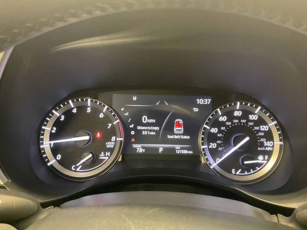 Used 2022 Toyota Highlander XLE with VIN 5TDGZRBH1NS257524 for sale in Moorhead, Minnesota