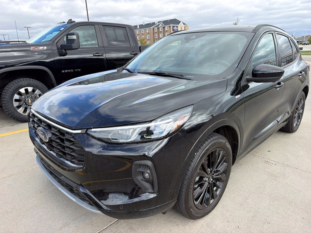 Used 2025 Ford Escape ST-Line Elite with VIN 1FMCU9PA0SUA39277 for sale in Moorhead, Minnesota