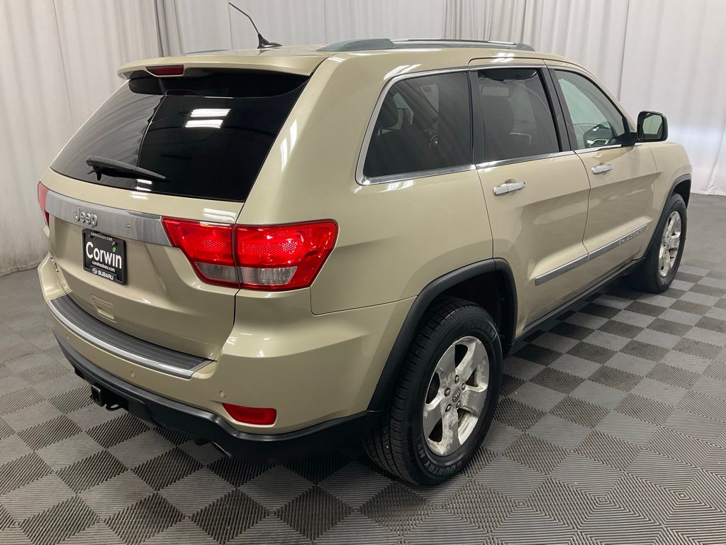 Used 2011 Jeep Grand Cherokee Limited with VIN 1J4RR5GT7BC608135 for sale in Moorhead, Minnesota