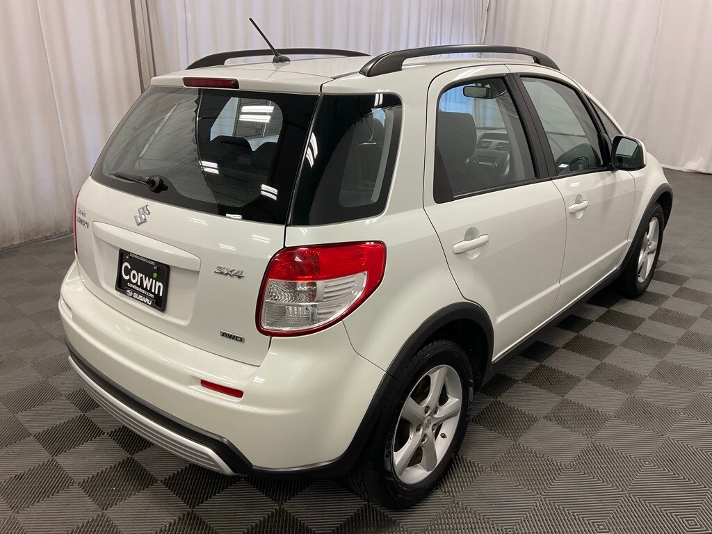 2008 Suzuki SX4 photo 3