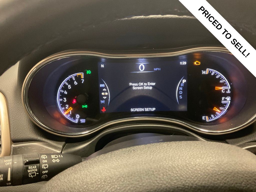 Used 2015 Jeep Grand Cherokee Laredo E with VIN 1C4RJFAG3FC710844 for sale in Moorhead, MN