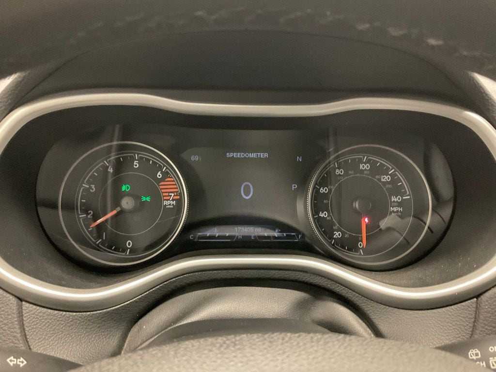 Used 2016 Jeep Cherokee Trailhawk with VIN 1C4PJMBB2GW227246 for sale in Moorhead, Minnesota