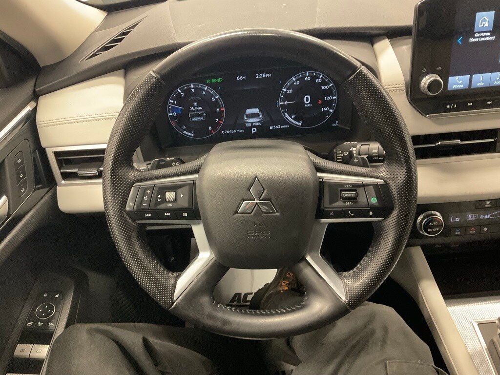2022 Mitsubishi Outlander SEL photo 4
