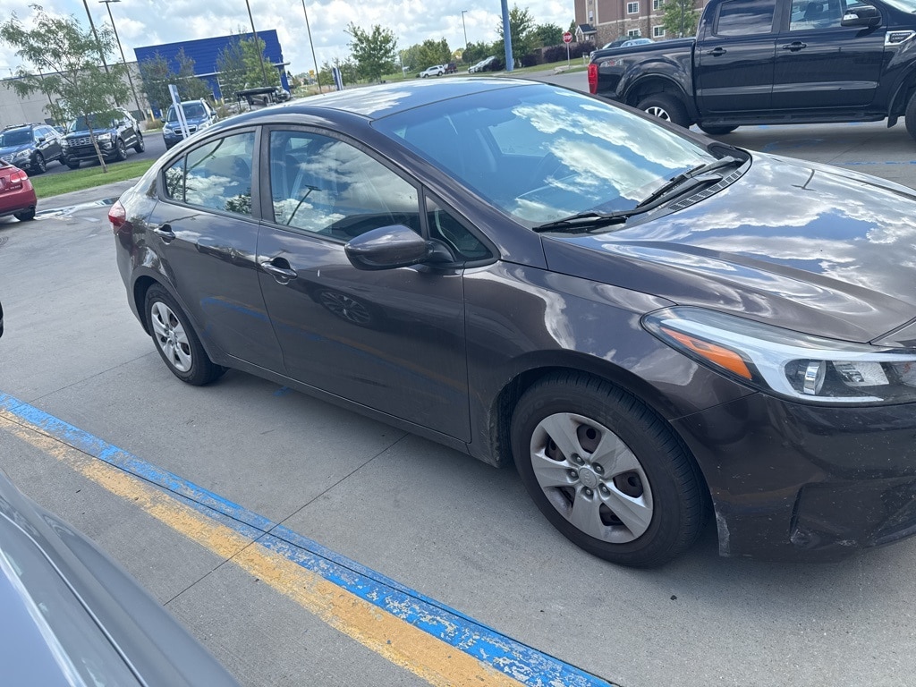Used 2018 Kia FORTE LX with VIN 3KPFK4A77JE213799 for sale in Moorhead, Minnesota