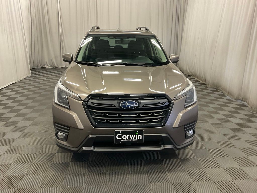 Used 2022 Subaru Forester Limited with VIN JF2SKAPC5NH521511 for sale in Moorhead, Minnesota