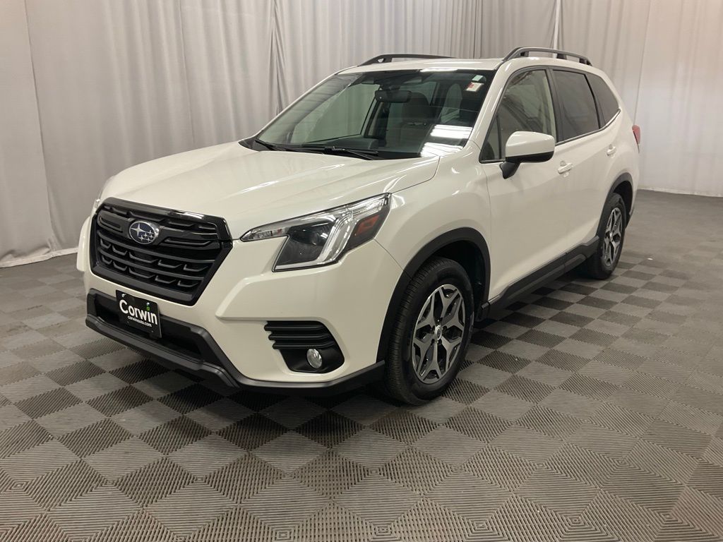 2023 Subaru Forester Premium photo 2