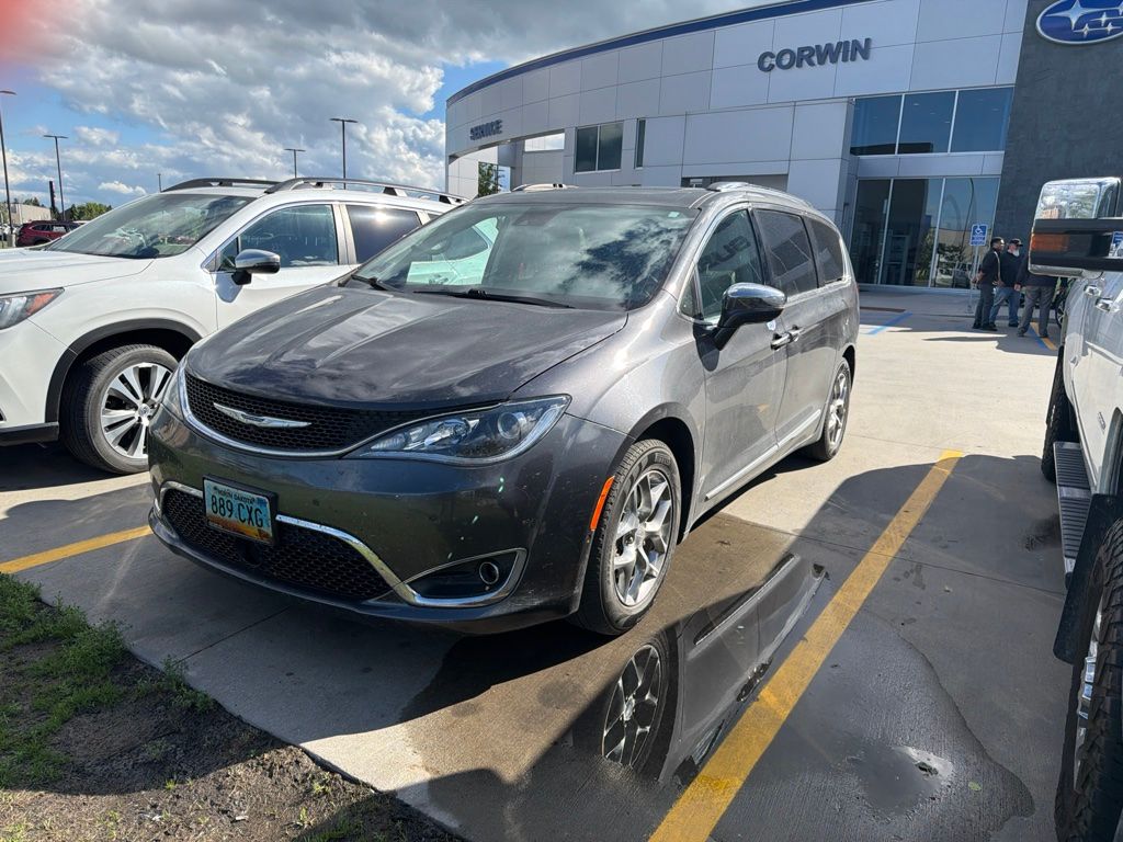 Used 2018 Chrysler Pacifica Limited with VIN 2C4RC1GG5JR321837 for sale in Moorhead, Minnesota
