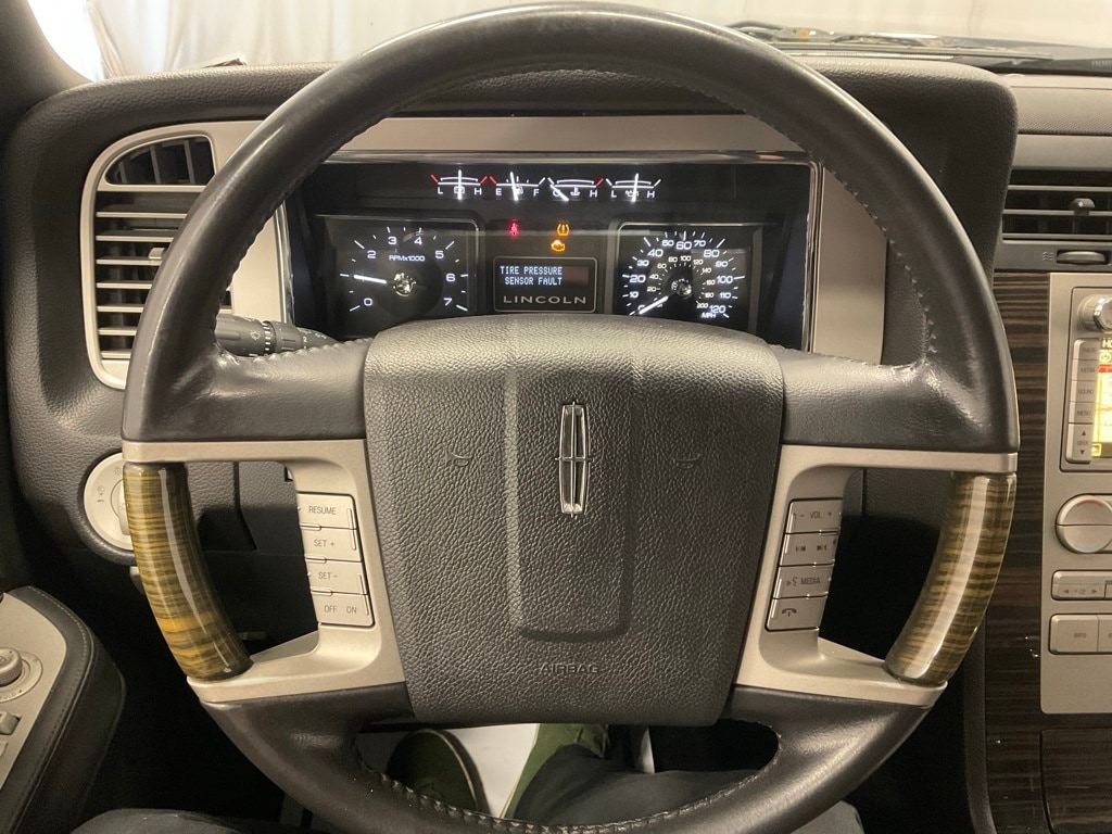 Used 2010 Lincoln Navigator Base with VIN 5LMJJ2J51AEJ10544 for sale in Moorhead, Minnesota