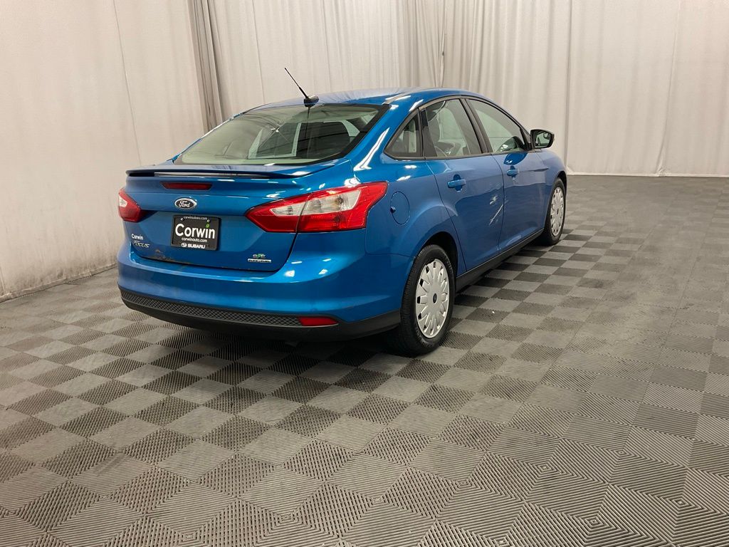 Used 2013 Ford Focus SE with VIN 1FADP3F2XDL327653 for sale in Moorhead, Minnesota