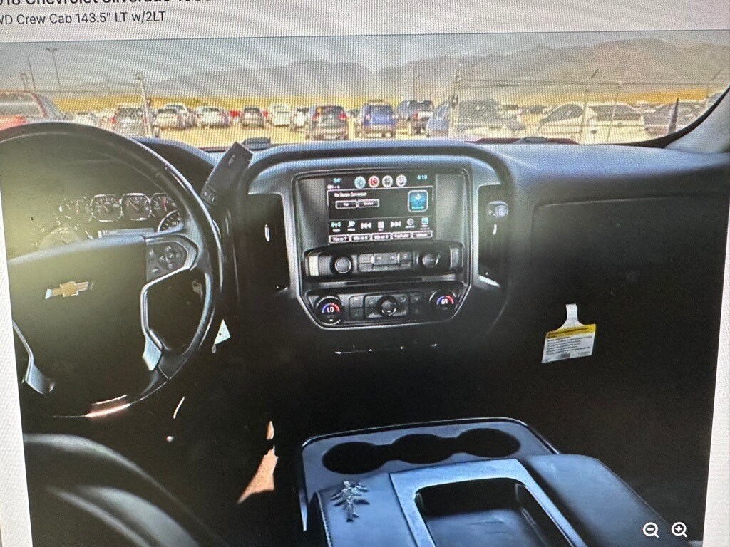 2018 Chevrolet Silverado 1500 LT photo 4