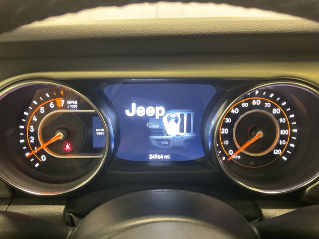 Used 2021 Jeep Gladiator WILLYS with VIN 1C6HJTAG7ML568920 for sale in Moorhead, Minnesota