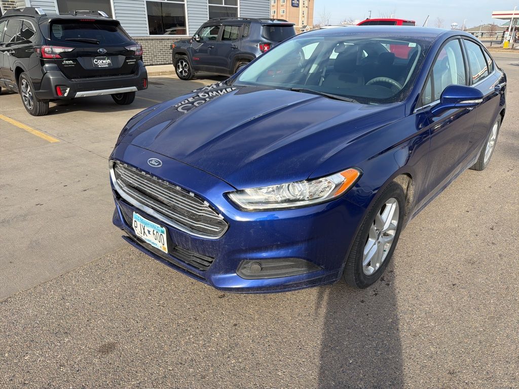 2014 Ford Fusion SE photo 2