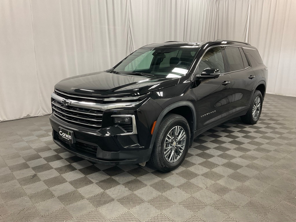 Used 2024 Chevrolet Traverse LT SUV