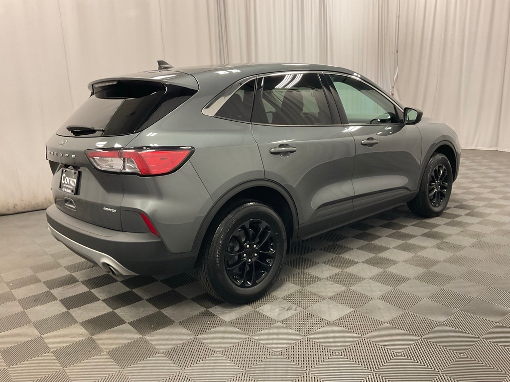 Used 2022 Ford Escape SE with VIN 1FMCU9G62NUA87542 for sale in Moorhead, Minnesota