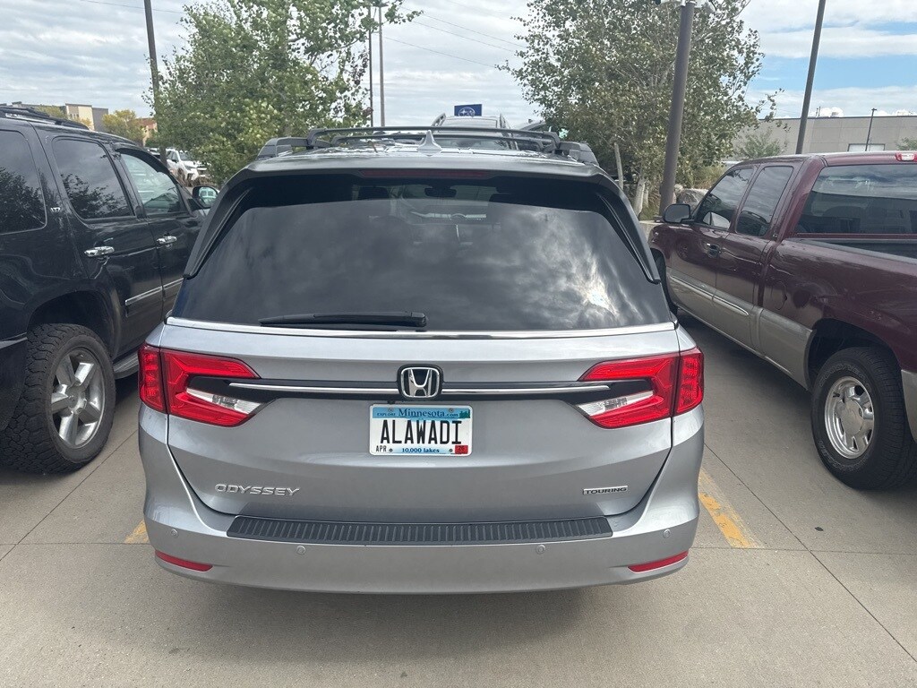 2022 Honda Odyssey Touring photo 4