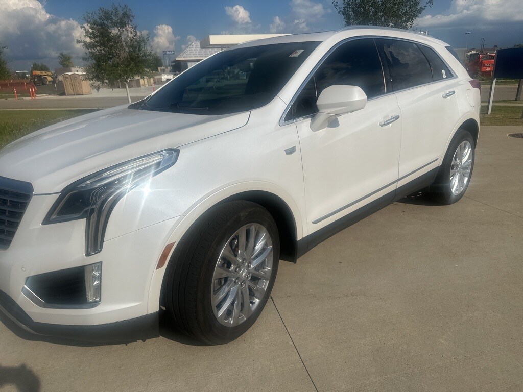 2017 Cadillac XT5 Platinum photo 3