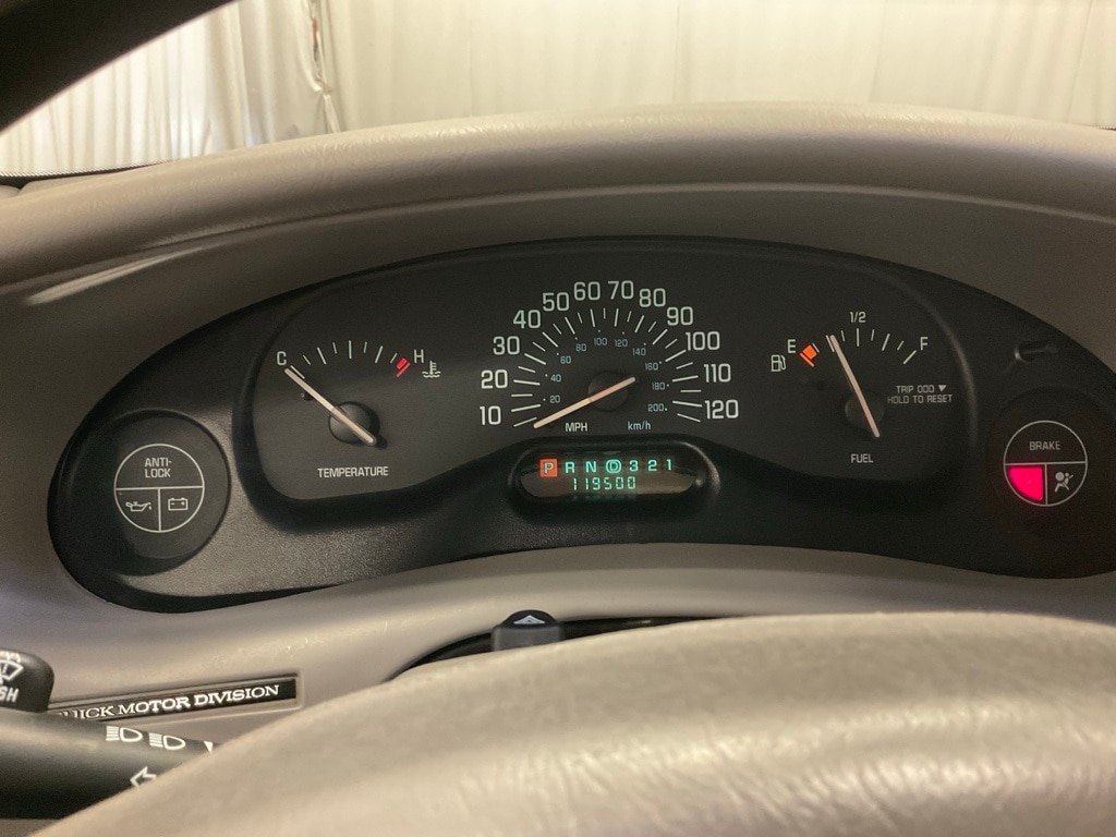 Used 2001 Buick Century Custom with VIN 2G4WS52J111176015 for sale in Moorhead, Minnesota