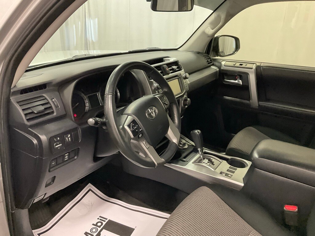 2018 Toyota 4Runner SR5 photo 4