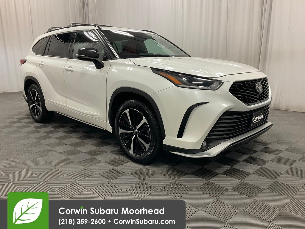 2021 Toyota Highlander XSE's photo