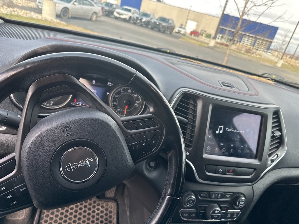 Used 2020 Jeep Cherokee Trailhawk with VIN 1C4PJMBN8LD533285 for sale in Moorhead, Minnesota