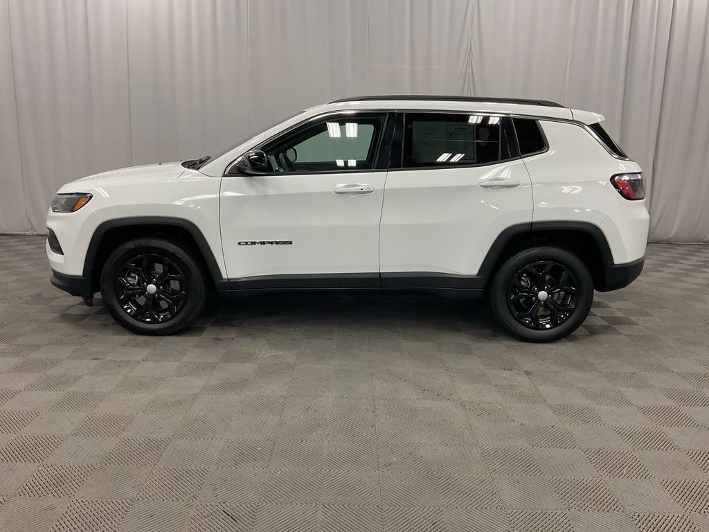 2024 Jeep Compass North Edition Latitude photo 2