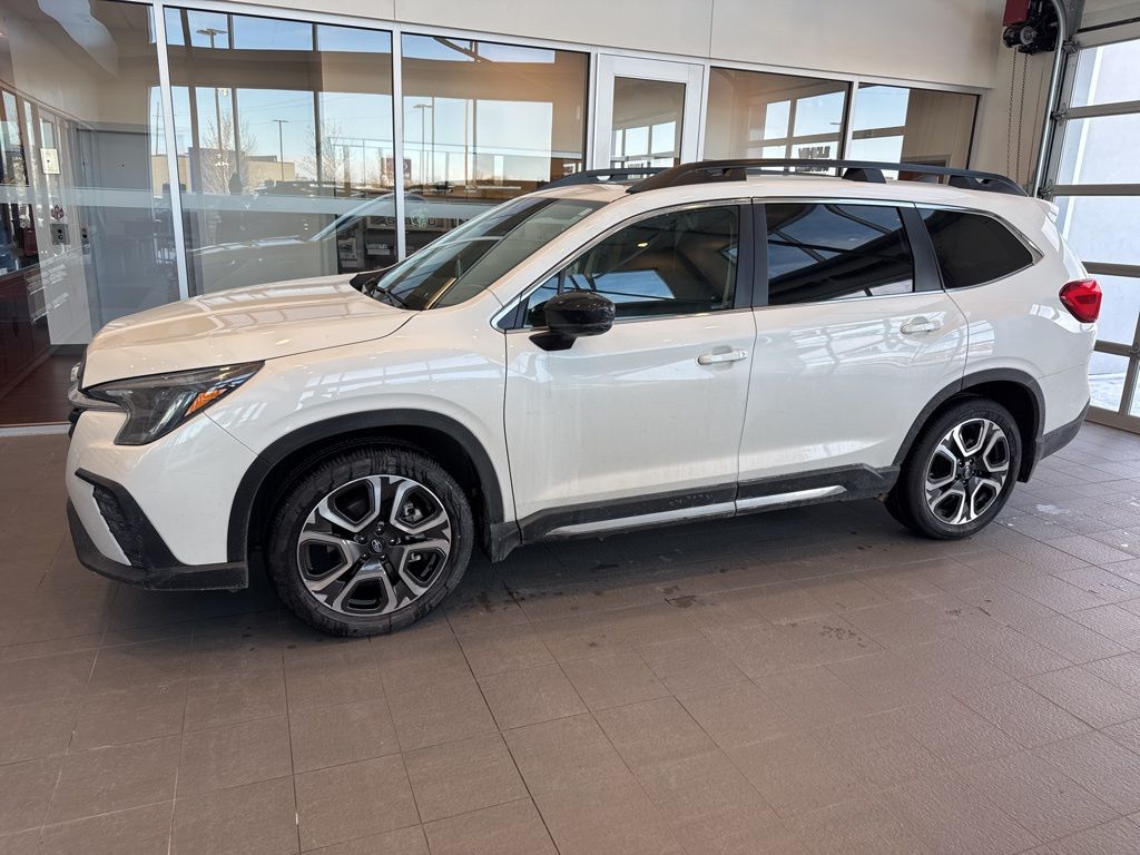 2024 Subaru Ascent Limited photo 3