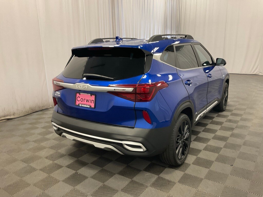2023 Kia Seltos Nightfall Edition photo 3