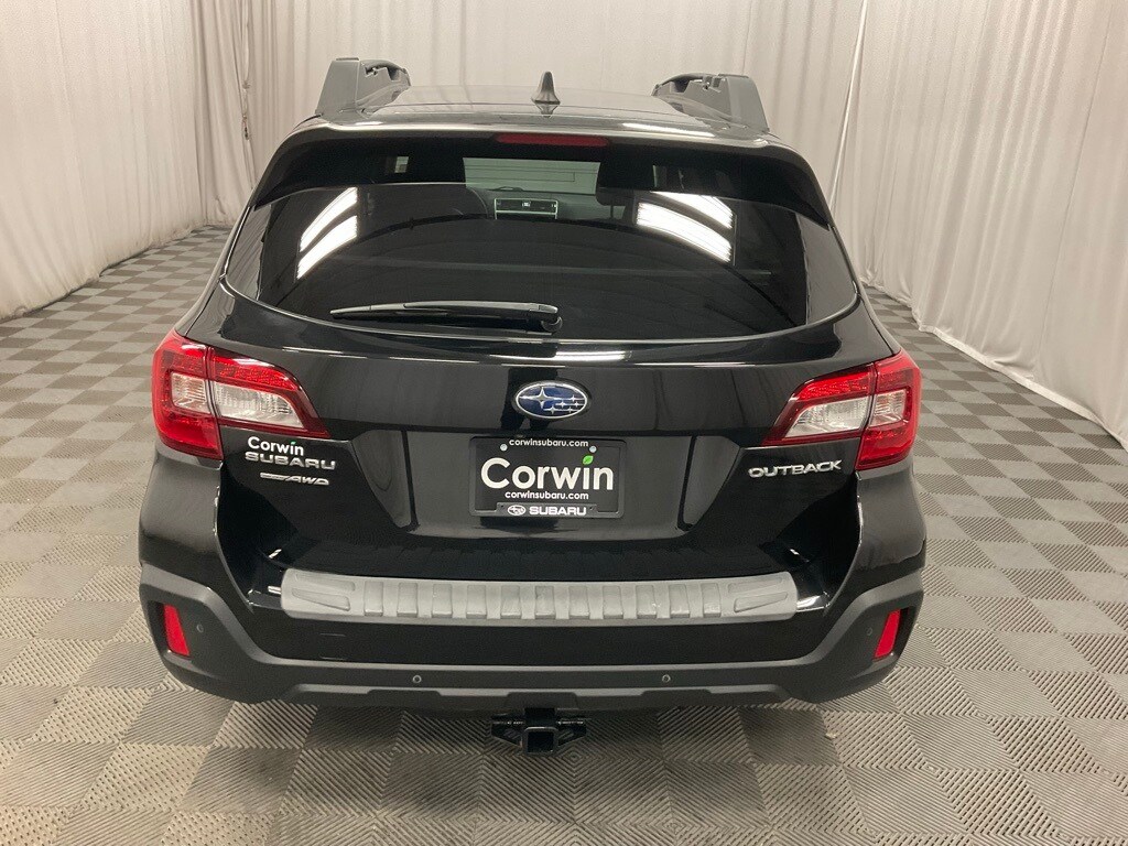 2019 Subaru Outback Limited photo 3