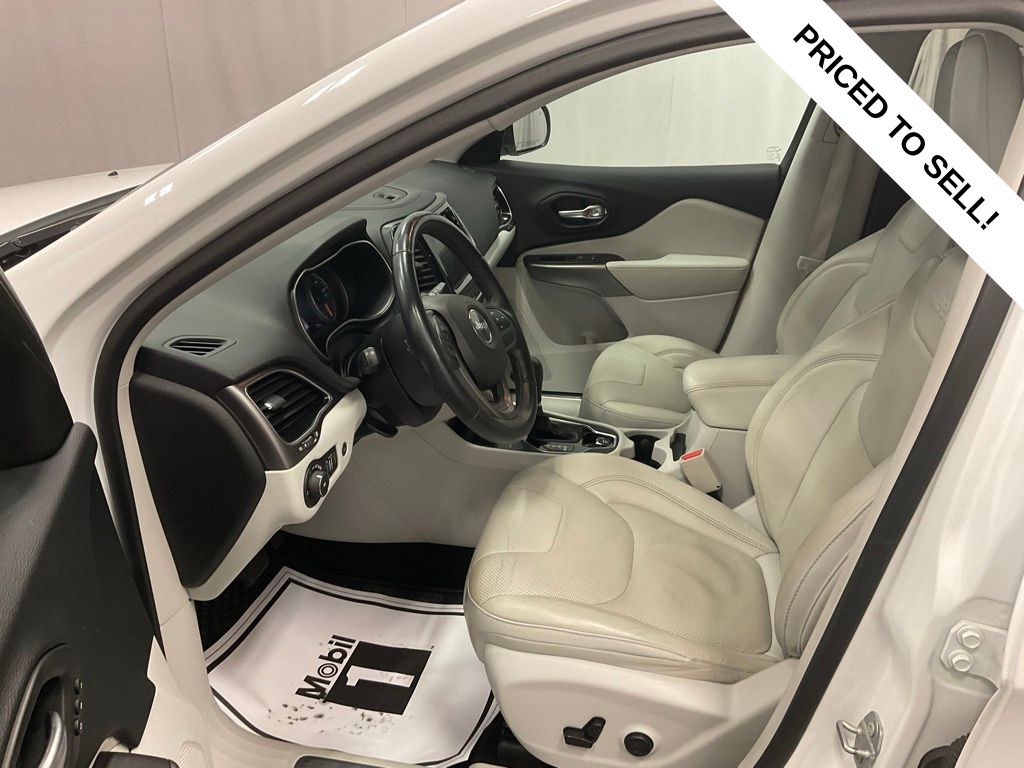 Used 2019 Jeep Cherokee Limited with VIN 1C4PJMDX0KD335491 for sale in Moorhead, Minnesota