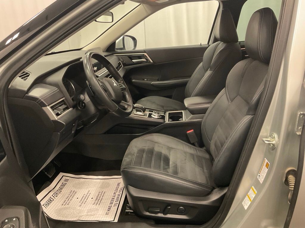 Used 2023 Mitsubishi Outlander SE SUV
