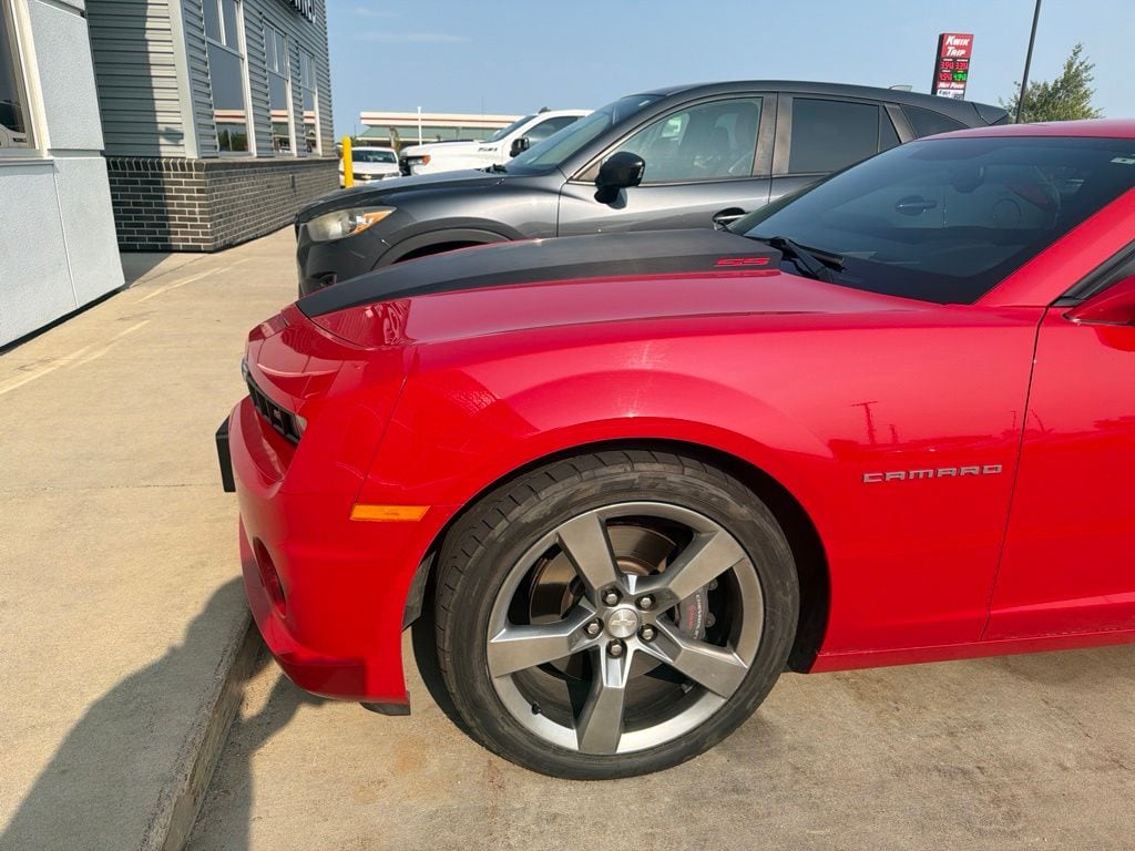 Used 2011 Chevrolet Camaro 2SS with VIN 2G1FK1EJ9B9151903 for sale in Moorhead, Minnesota