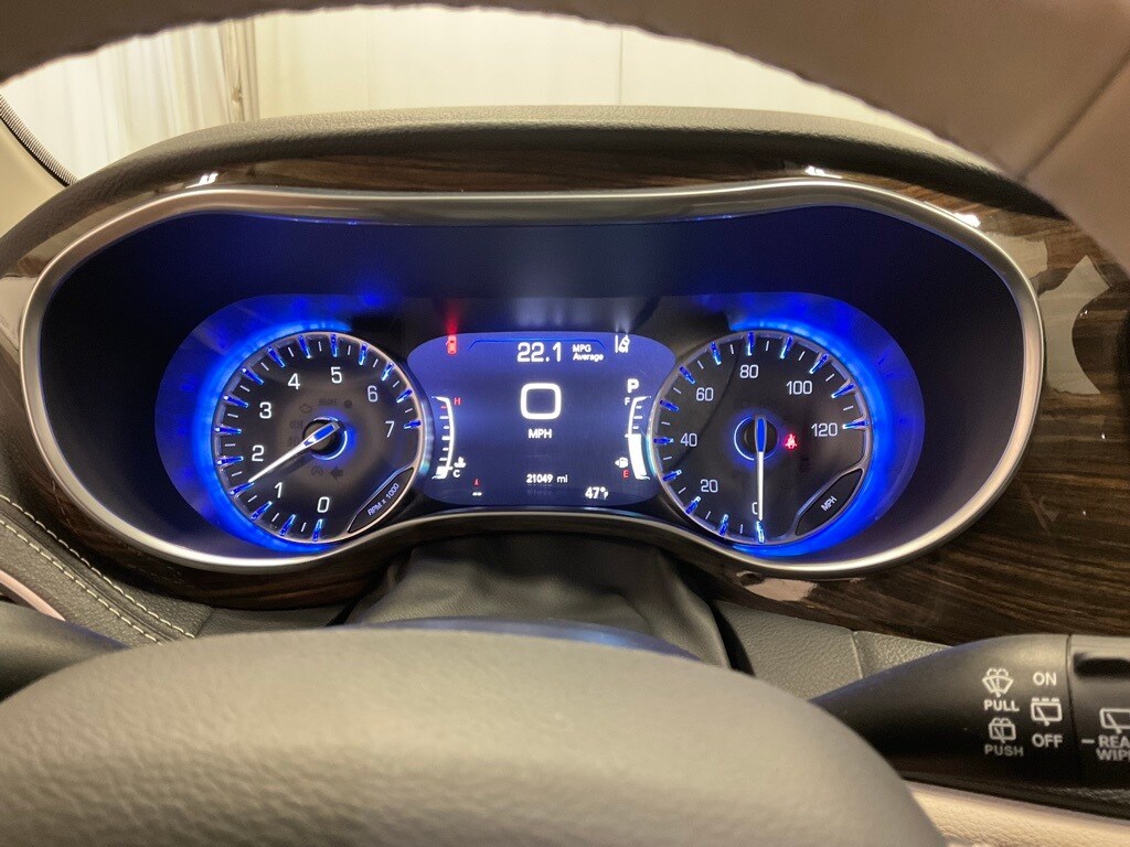 2021 Chrysler Pacifica Limited photo 2