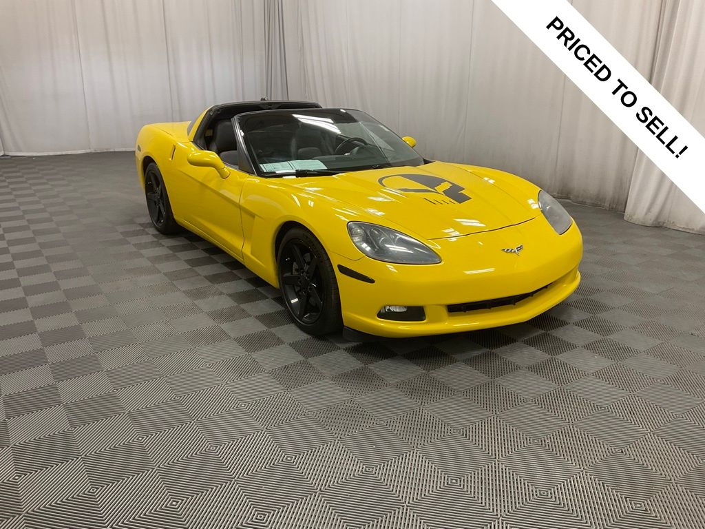 Used 2005 Chevrolet Corvette Base with VIN 1G1YY24U955136599 for sale in Moorhead, Minnesota