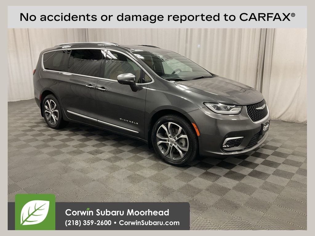 2022 Chrysler Pacifica Pinnacle's photo