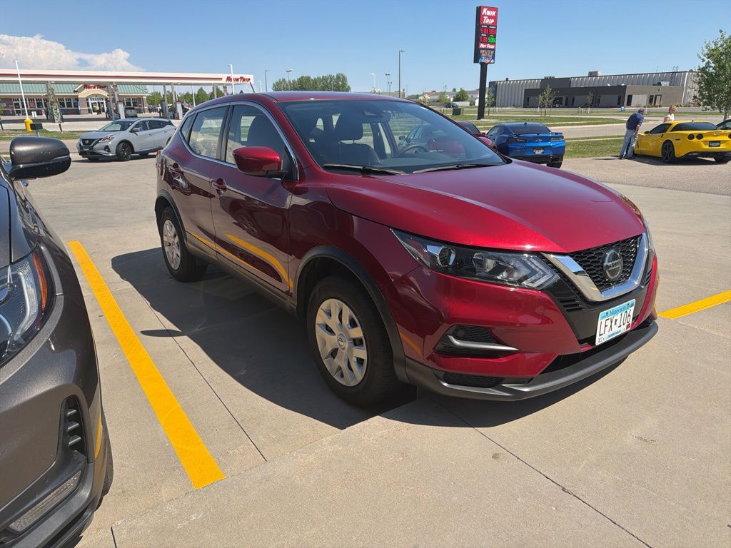 Used 2020 Nissan Rogue Sport S with VIN JN1BJ1CWXLW389147 for sale in Moorhead, Minnesota
