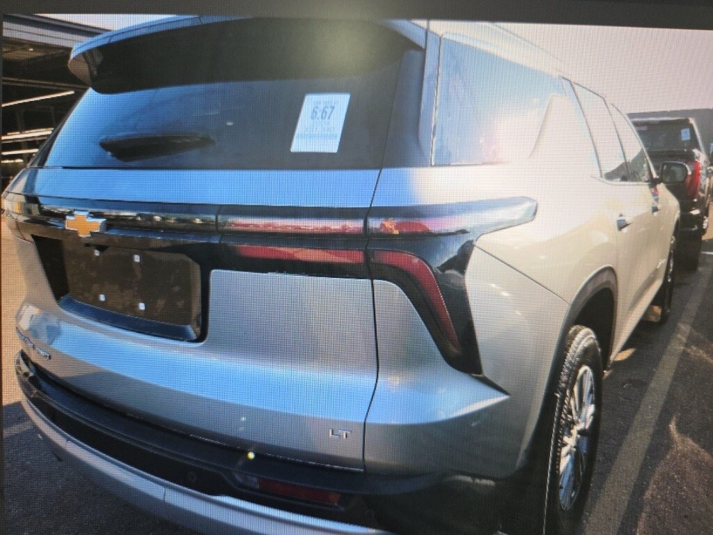 2024 Chevrolet Traverse photo 4