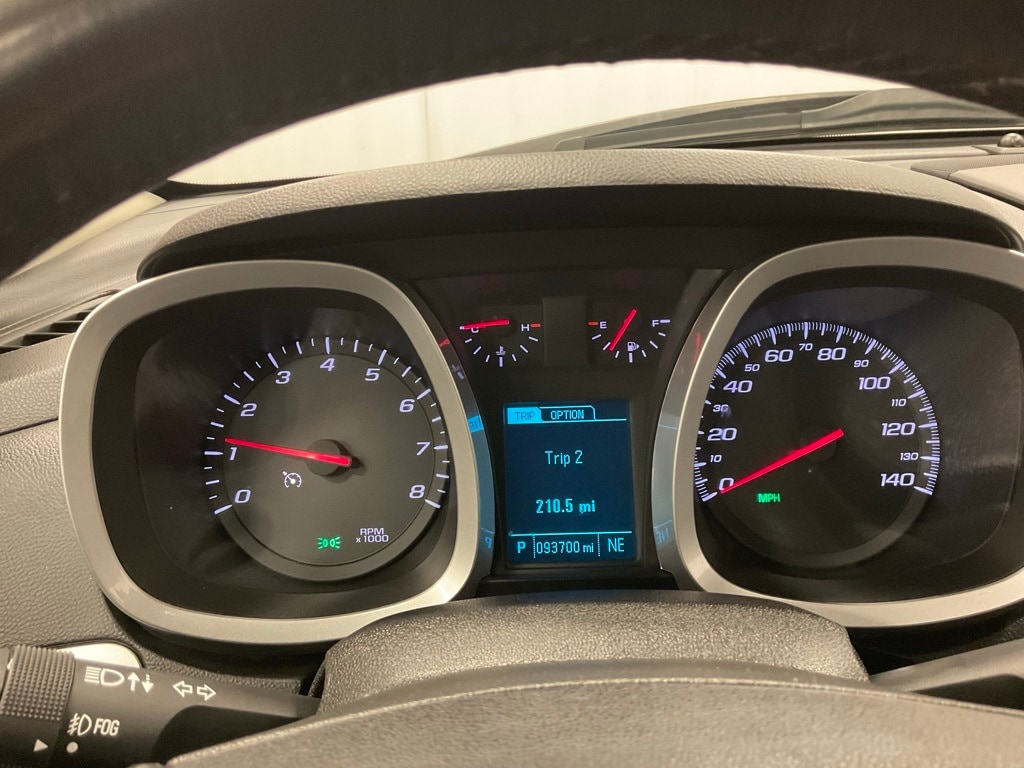 Used 2015 Chevrolet Equinox 2LT with VIN 2GNFLGEK3F6256256 for sale in Moorhead, Minnesota