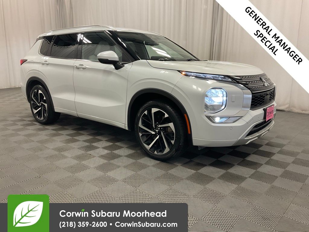 2022 Mitsubishi Outlander SEL's photo