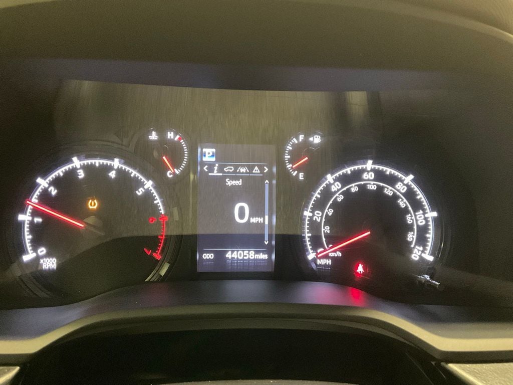 2023 Toyota 4Runner SR5 photo 2