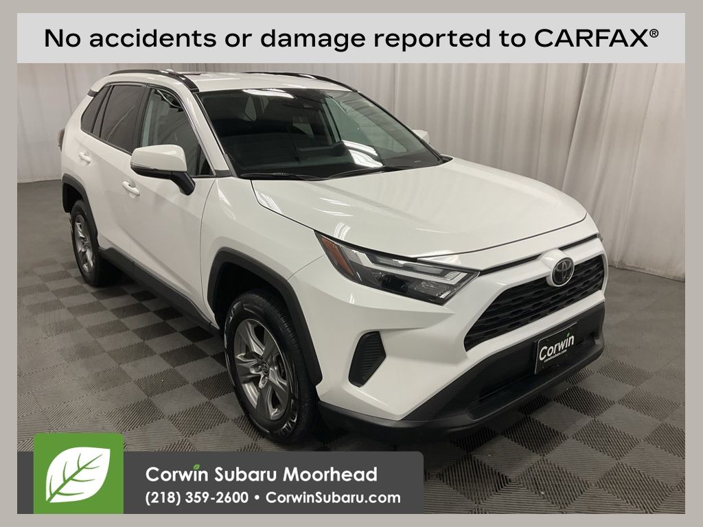 2024 Toyota RAV4 XLE's photo