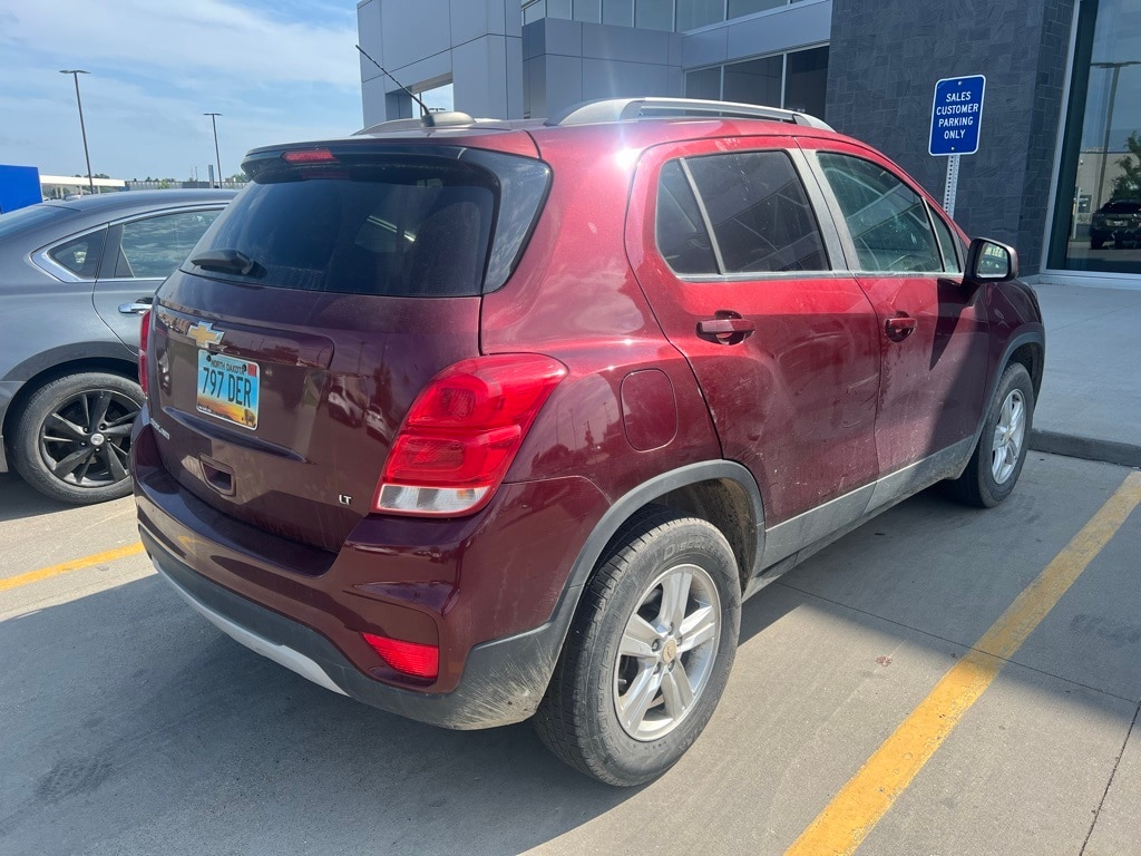 Used 2017 Chevrolet Trax 1LT with VIN 3GNCJPSB0HL194178 for sale in Moorhead, Minnesota