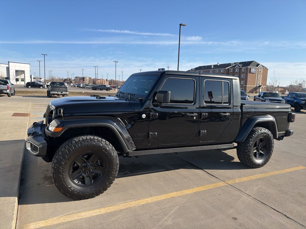 Used 2021 Jeep Gladiator Sport S with VIN 1C6HJTAGXML550900 for sale in Moorhead, Minnesota