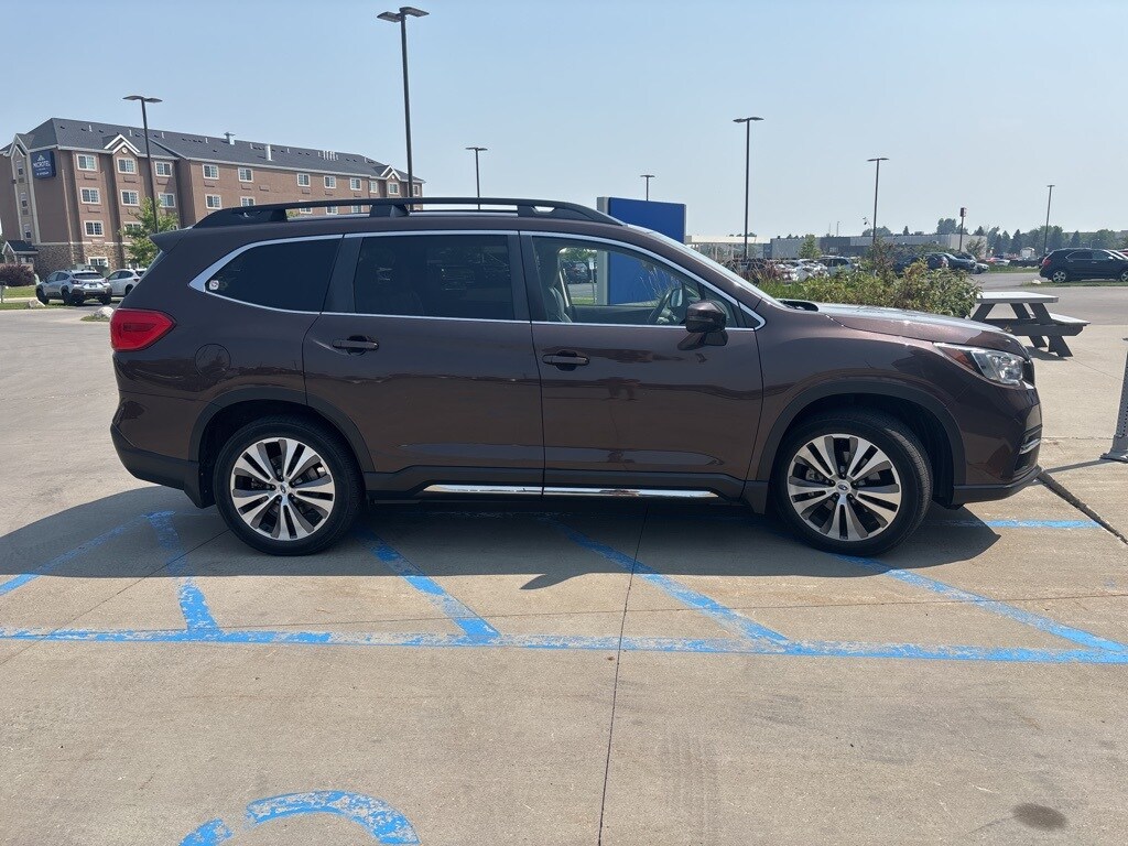2021 Subaru Ascent Limited photo 3