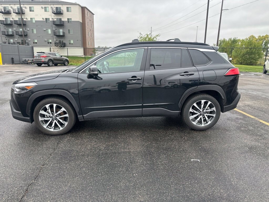 Used 2023 Toyota Corolla Cross XLE SUV