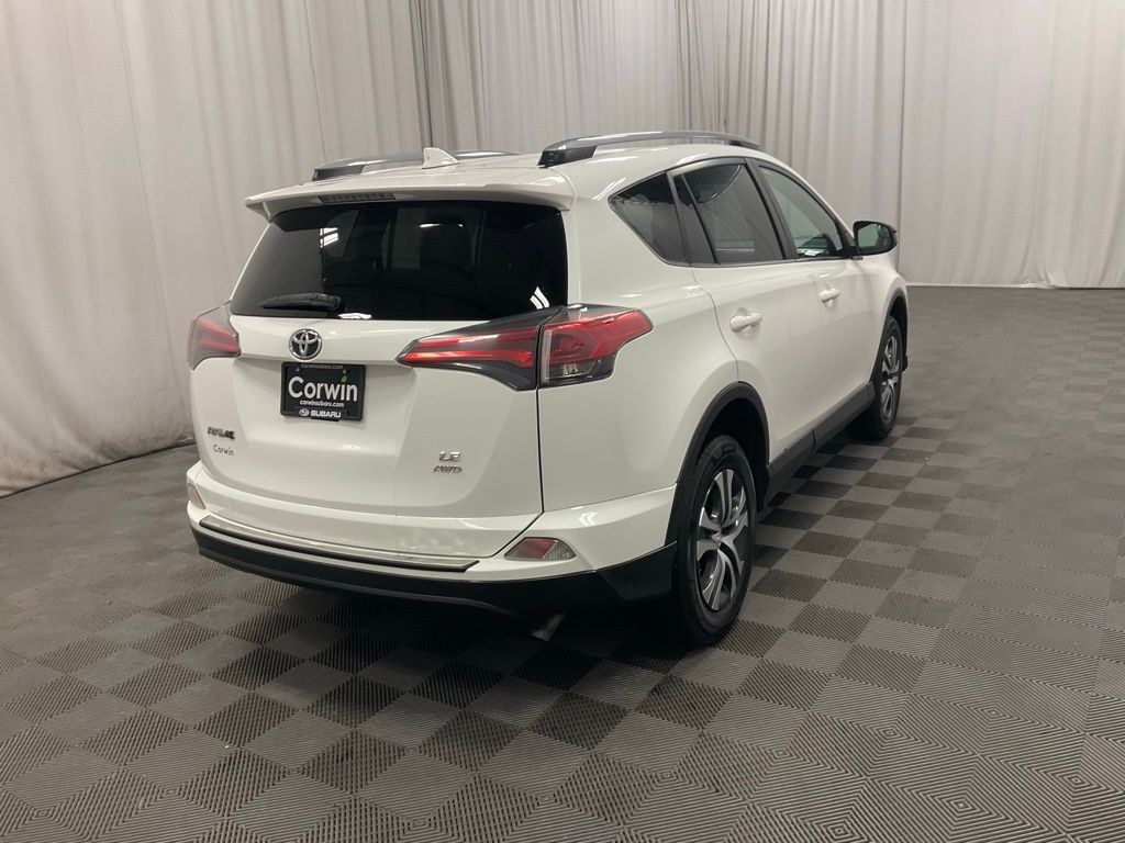 2017 Toyota RAV4 LE photo 2
