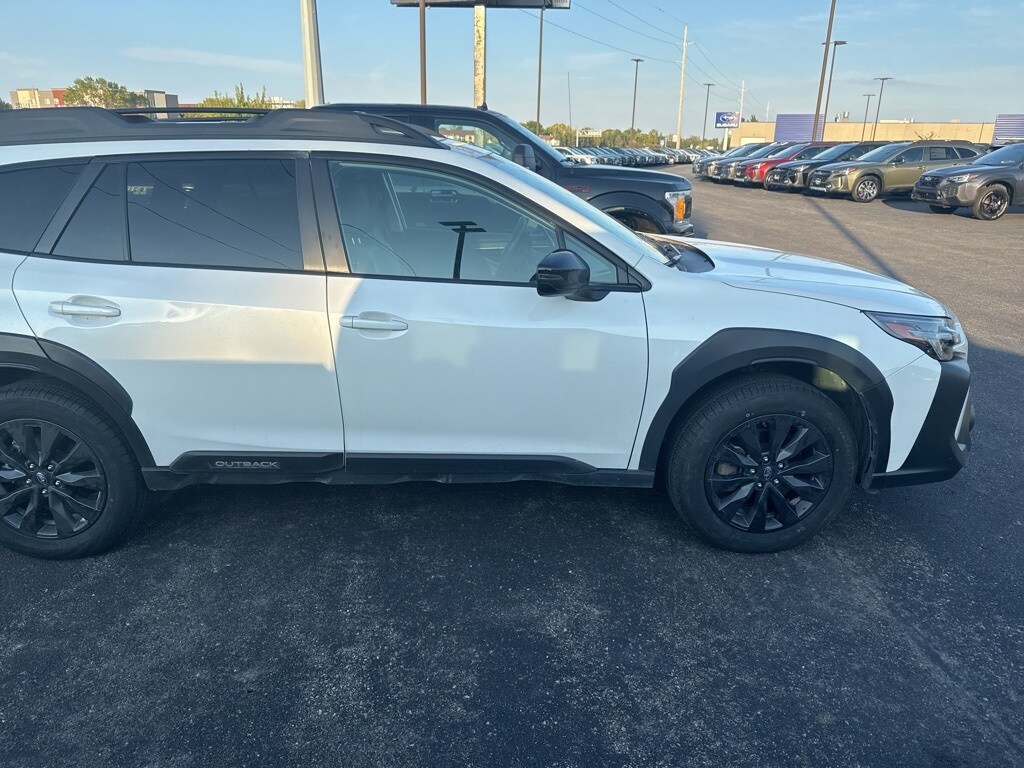 2024 Subaru Outback Onyx Edition photo 3